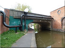 SO8555 : Worcester & Birmingham Canal - bridge No. 9 by Chris Allen