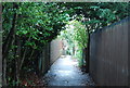 Footpath to Haling Park Rd