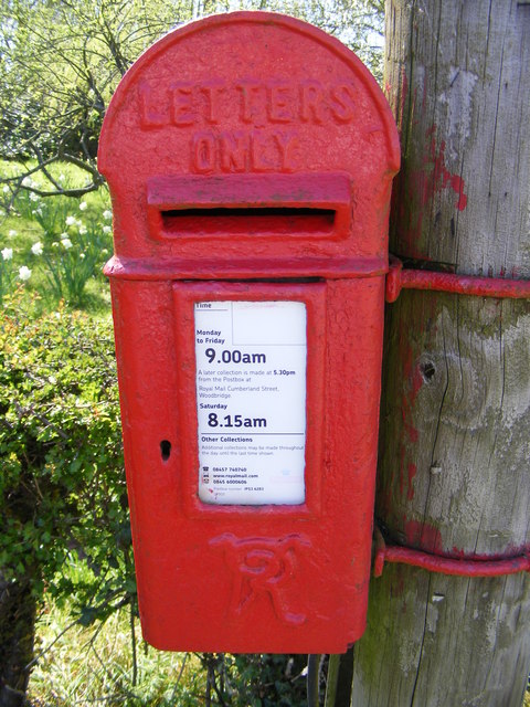 Dallinghoo Hall Victorian Postbox