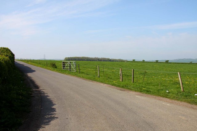 The road to Warren Barn