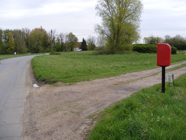 Hall Road & Silverlace Green Postbox