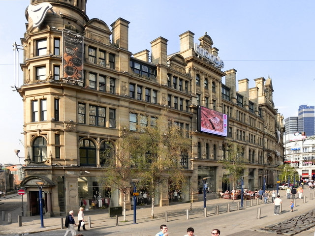 The Triangle, Manchester © David Dixon cc-by-sa/2.0 :: Geograph Britain ...