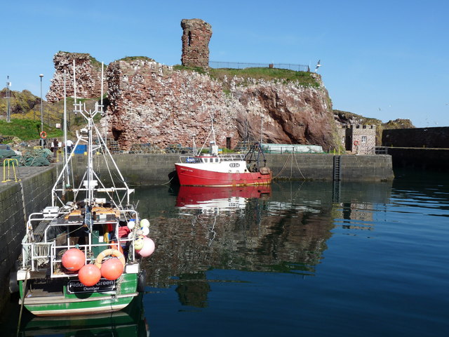 Dunbar Harbour and Kittiwake Colony © Brian Turner :: Geograph Britain ...