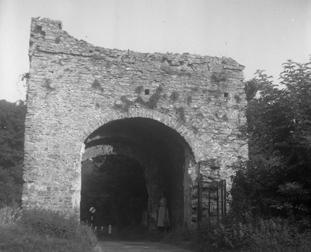 Winchelsea: Land Gate © Dr Neil Clifton :: Geograph Britain and Ireland