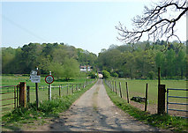 SO8586 : Bridleway to Prestwood, Staffordshire by Roger  D Kidd