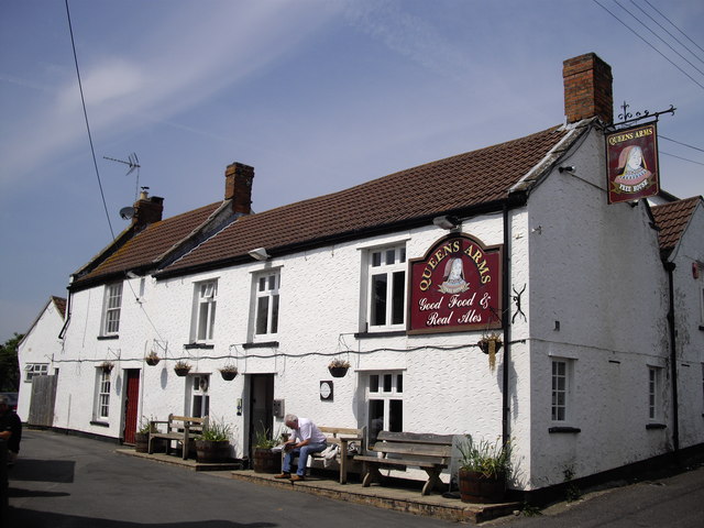 The Queen's Arms, Bleadon © John Lord :: Geograph Britain and Ireland