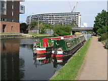 TQ3682 : Regent's Canal, near Mile End by Gareth James