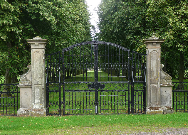 Gates near Etal