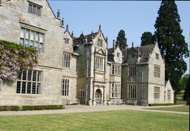 Wakehurst Place Mansion © Paul Gillett cc-by-sa/2.0 :: Geograph Britain ...