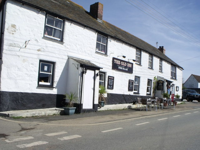 The Old Inn, Crowlas © nick macneill cc-by-sa/2.0 :: Geograph Britain ...