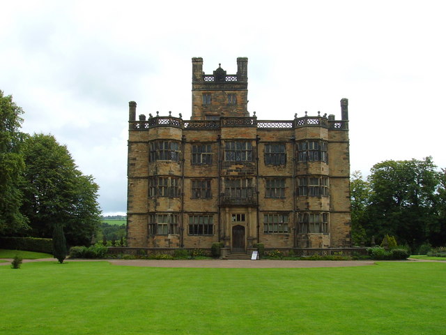 Gawthorpe Hall, Padiham © Phil Platt cc-by-sa/2.0 :: Geograph Britain ...