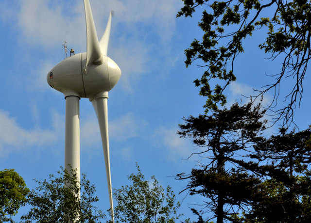 Wind turbine, Bangor (1)