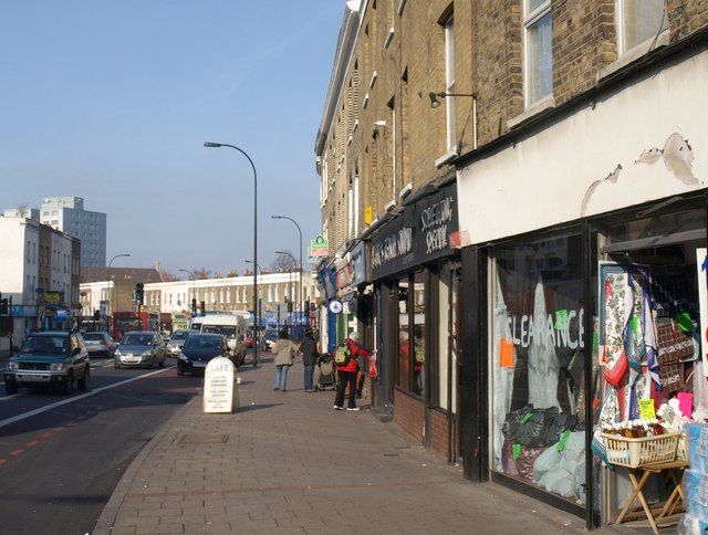 New Cross Road near New Cross Gate © Derek Harper cc-by-sa/2.0 ...