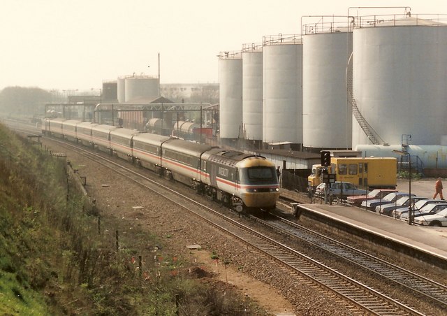 HST Passing Oil Terminal, Bromsgrove, 1990