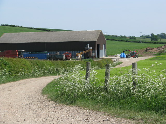 Track to barn near Charndon