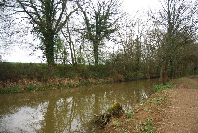 Wey and Arun Canal © N Chadwick cc-by-sa/2.0 :: Geograph Britain and ...