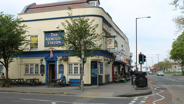 2011 : The Armoury Tavern, Easton,... © Maurice Pullin cc-by-sa/2.0 ...