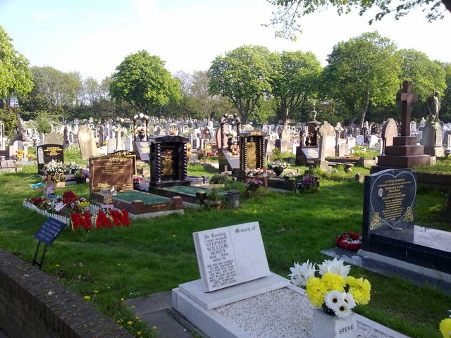 East London Cemetery Another View © Glyn Baker cc-by-sa/2.0 :: Geograph