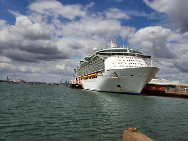 Independence of the seas Cruise Liner