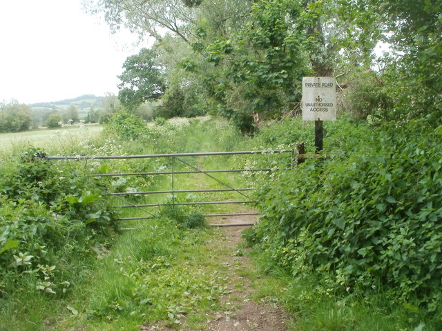 End of a public path to Llangibby Bottom