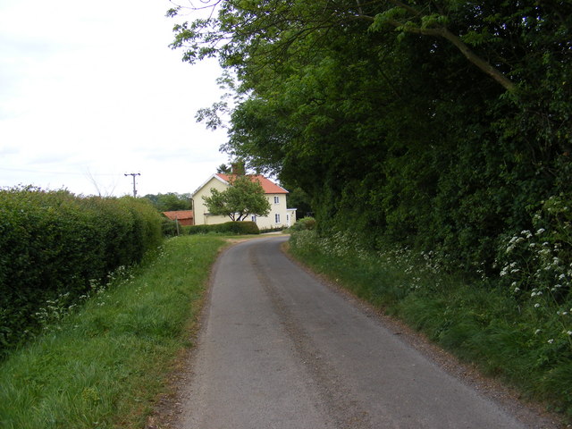 Country Road looking towards White House Cottages