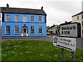 Blue building, Moy