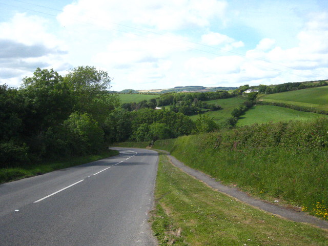The A3082 approaching Polmear