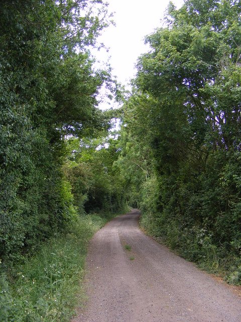 Footpath to the B1078 & entrance to Thorpe Hall Farm