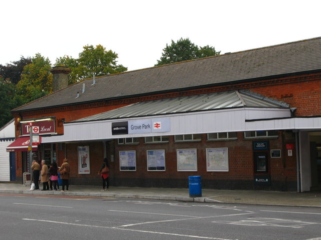 Grove Park Station Entrance Baring © Mike Quinn Cc By Sa20