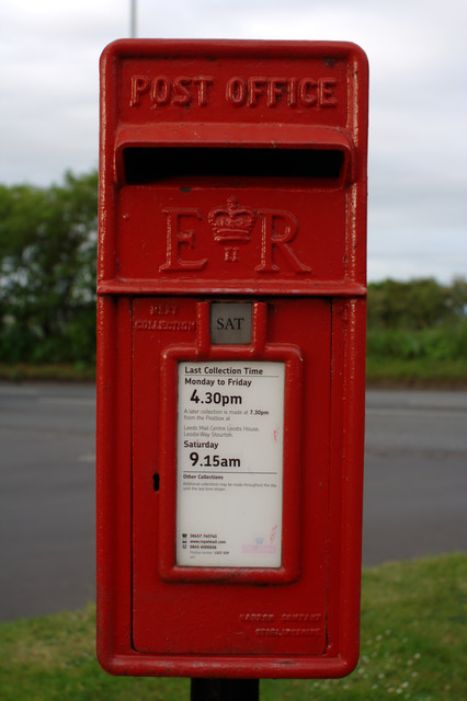 Elizabeth II Postbox, Bondgate © Mark Anderson cc-by-sa/2.0 :: Geograph ...