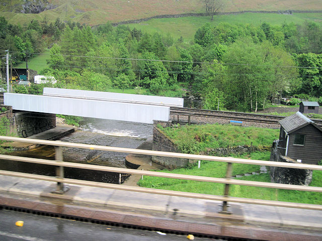 Railway bridge over Borrow Beck at Borrowbridge