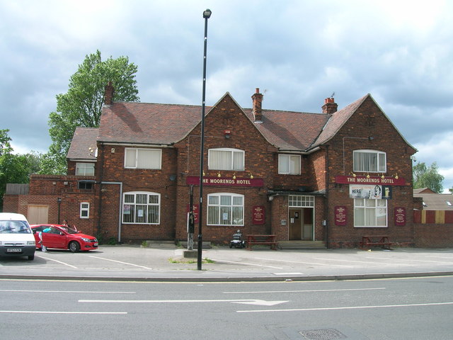 The Moorends Hotel © JThomas cc-by-sa/2.0 :: Geograph Britain and Ireland