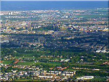 NT2375 : Inverleith and Edinburgh Castle from the air by Thomas Nugent