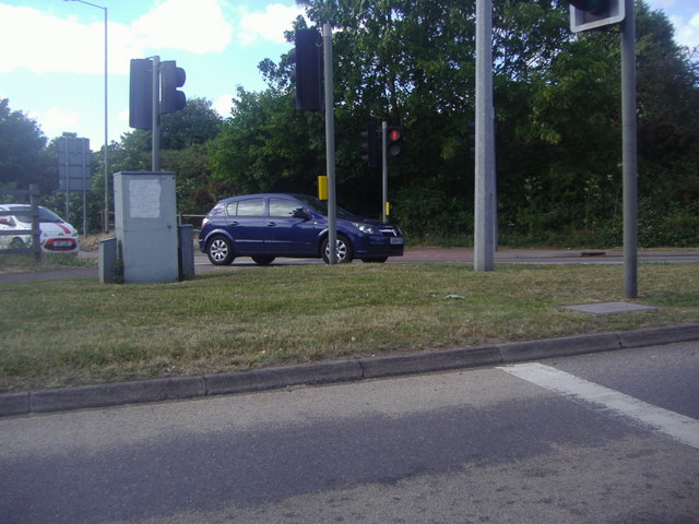 Traffic lights from A329 on Coppid Beech roundabout