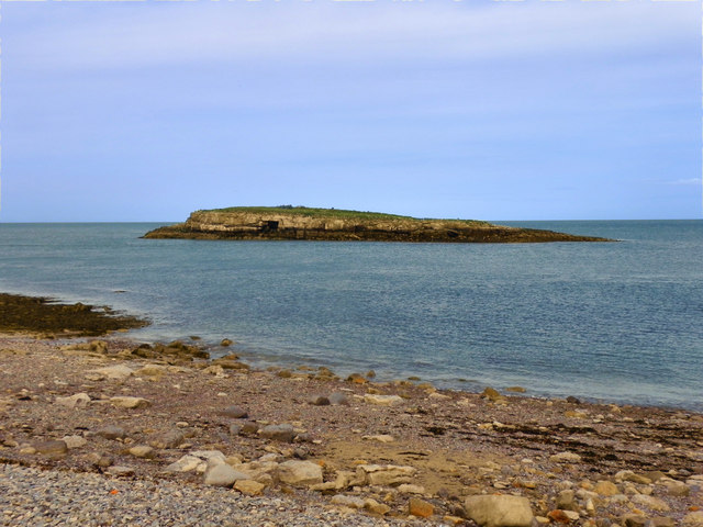 Y Swnt and Ynys Moelfre © David Dixon cc-by-sa/2.0 :: Geograph Britain ...