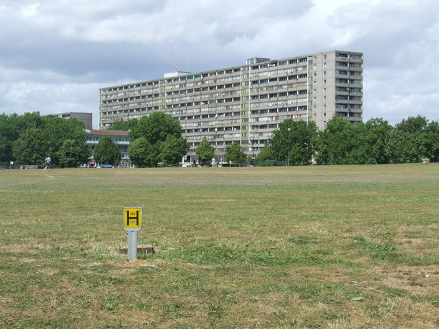 Fire hydrant in Burgess Park © Malc McDonald :: Geograph Britain and ...