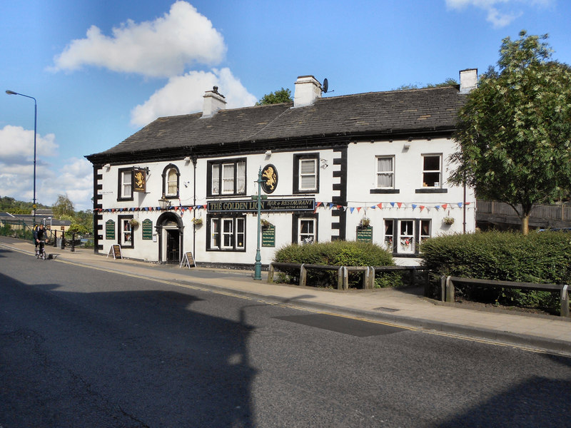 The Golden Lion, Todmorden © David Dixon cc-by-sa/2.0 :: Geograph ...