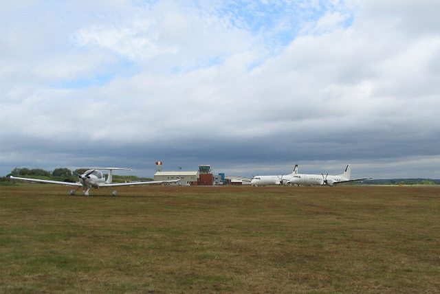 Control tower and aircraft, Baginton... © E Gammie cc-by-sa/2.0 ...