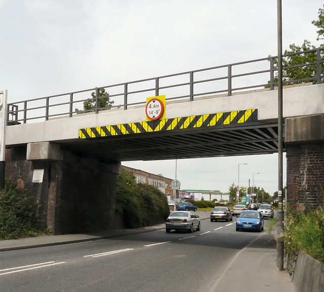 Ashton Road railway bridge