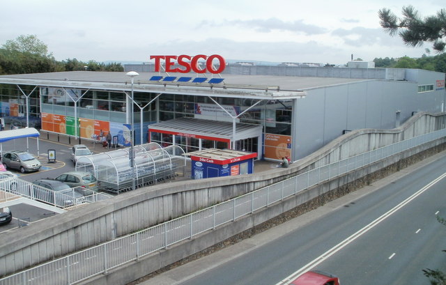 Tesco Pontypool © Jaggery cc-by-sa/2.0 :: Geograph Britain and Ireland