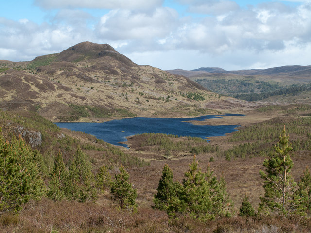 Loch nan Gillean © Trevor Littlewood cc-by-sa/2.0 :: Geograph Britain ...