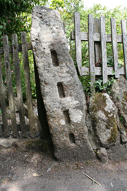 Lustleigh: old gatepost