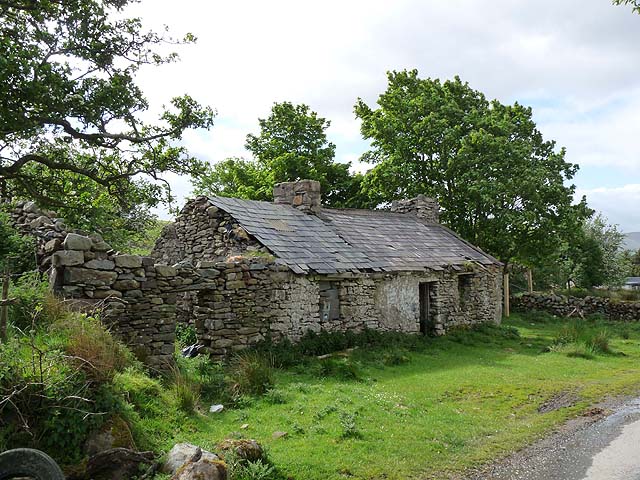 Derelict cottage at Sraheen
