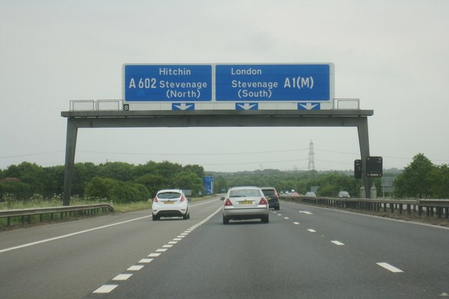 approaching-junction-8-a1-m-mr-ignavy-cc-by-sa-2-0-geograph