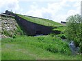 Hillend Reservoir, dam wall