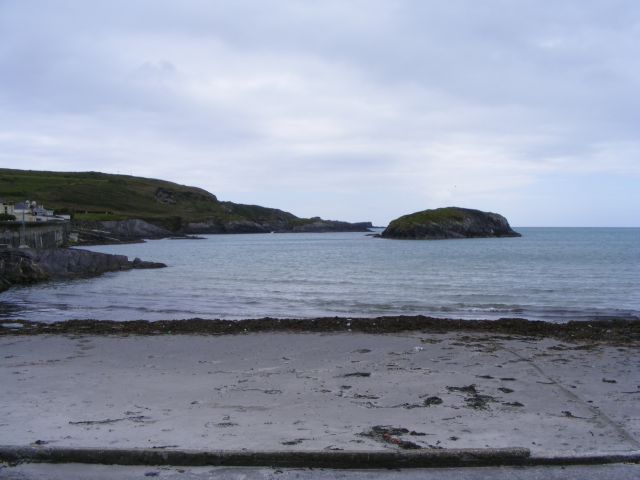 Drishane Island from Tragumna -... © Mac McCarron cc-by-sa/2.0 ...