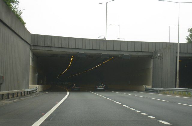 Entering Hatfield tunnel (northside) -... © Mr Ignavy :: Geograph ...