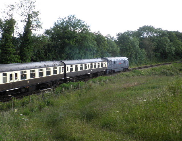 D832 Onslaught, with a train bound for Bishops Lydeard