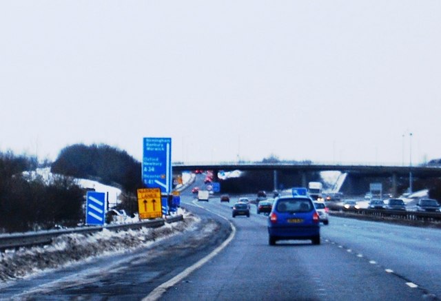 M40, approaching junction 9 © N Chadwick cc-by-sa/2.0 :: Geograph Britain and Ireland