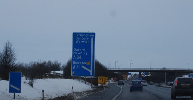 M40, junction 9 © N Chadwick cc-by-sa/2.0 :: Geograph Britain and Ireland